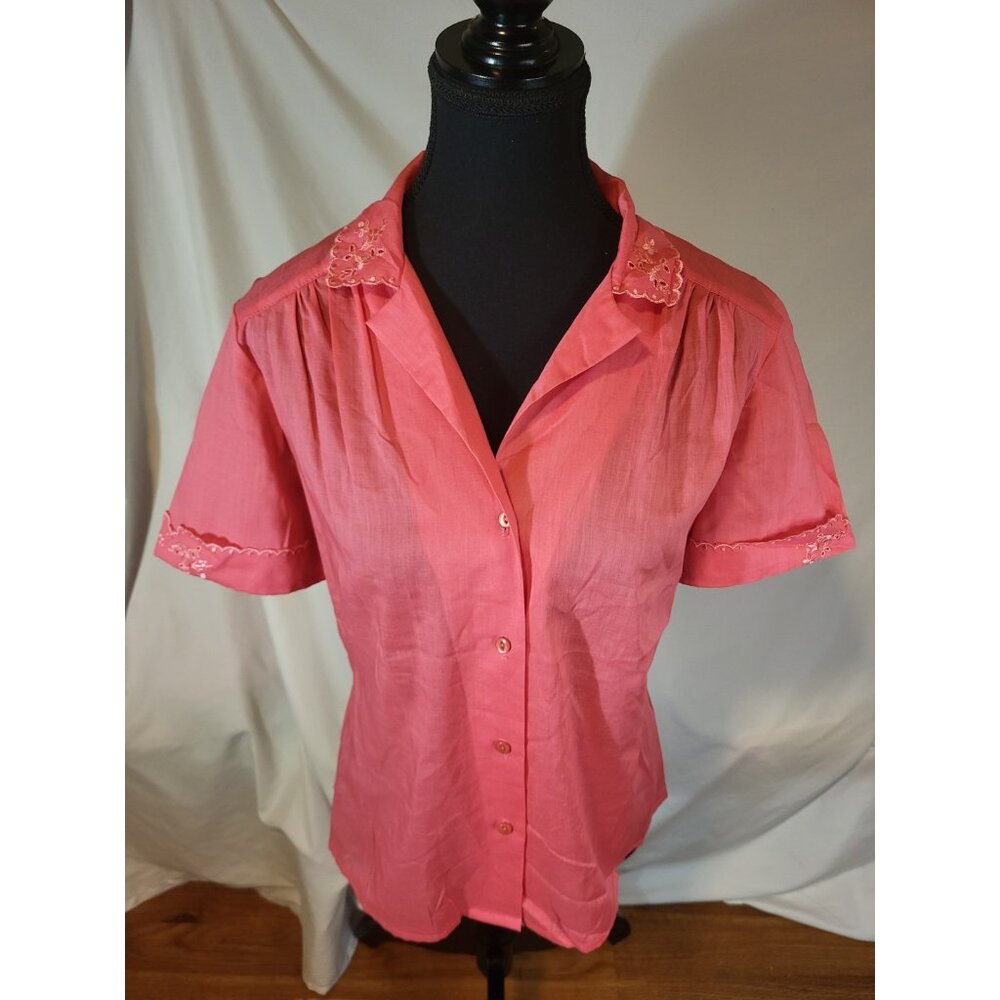 Vtge Fritzi Coral Pink S/S Lace Button Up Shirt Size 6?